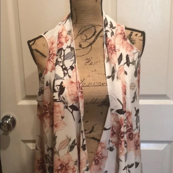 Floral print kimono vest - Picture 6 of 7
